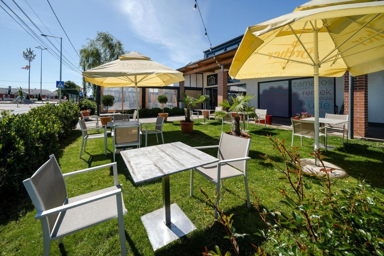 Pipacs Panir & Grill Garden Vendeghaz Otel Győrújbarát Dış mekan fotoğraf