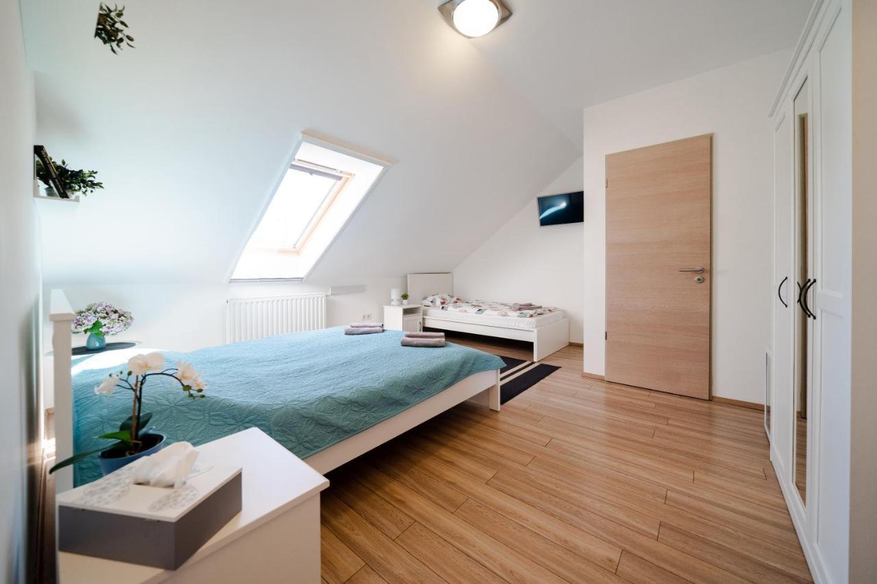 Pipacs Panir & Grill Garden Vendeghaz Otel Győrújbarát Dış mekan fotoğraf