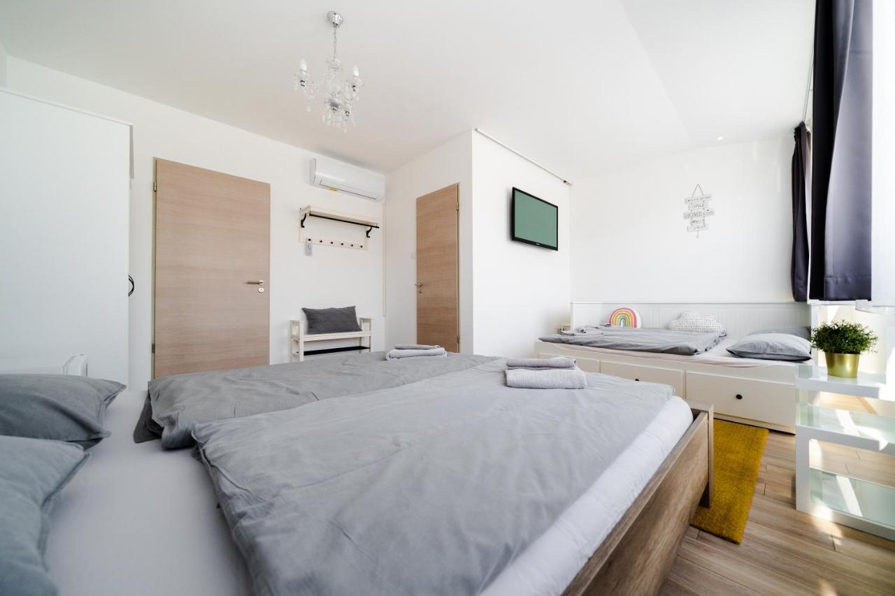 Pipacs Panir & Grill Garden Vendeghaz Otel Győrújbarát Dış mekan fotoğraf
