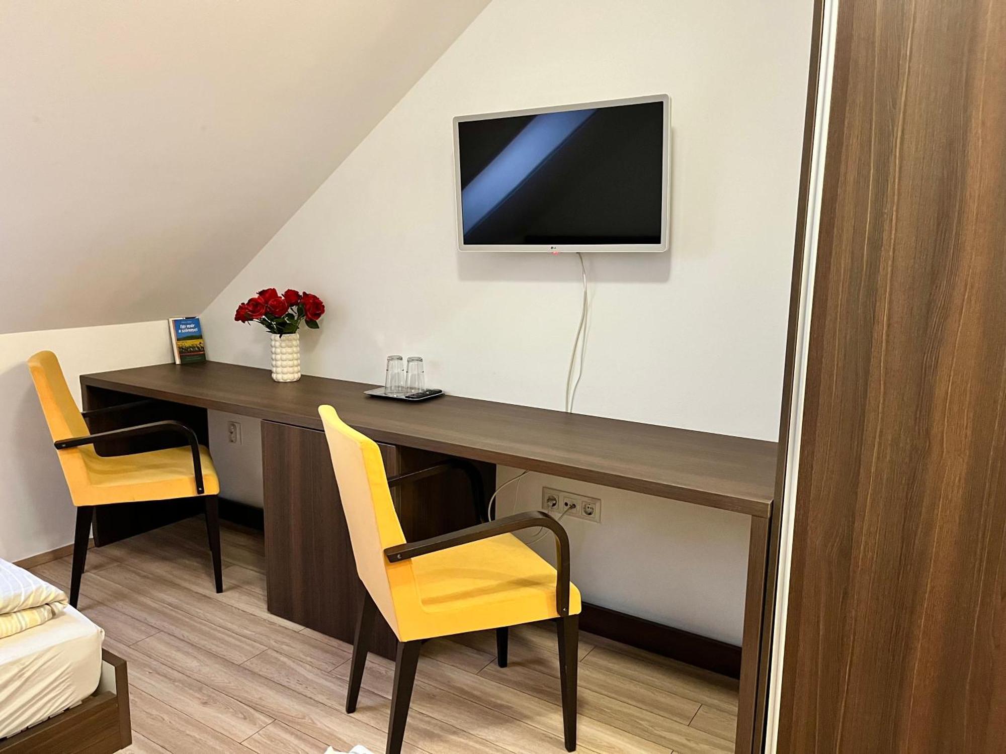 Pipacs Panir & Grill Garden Vendeghaz Otel Győrújbarát Dış mekan fotoğraf