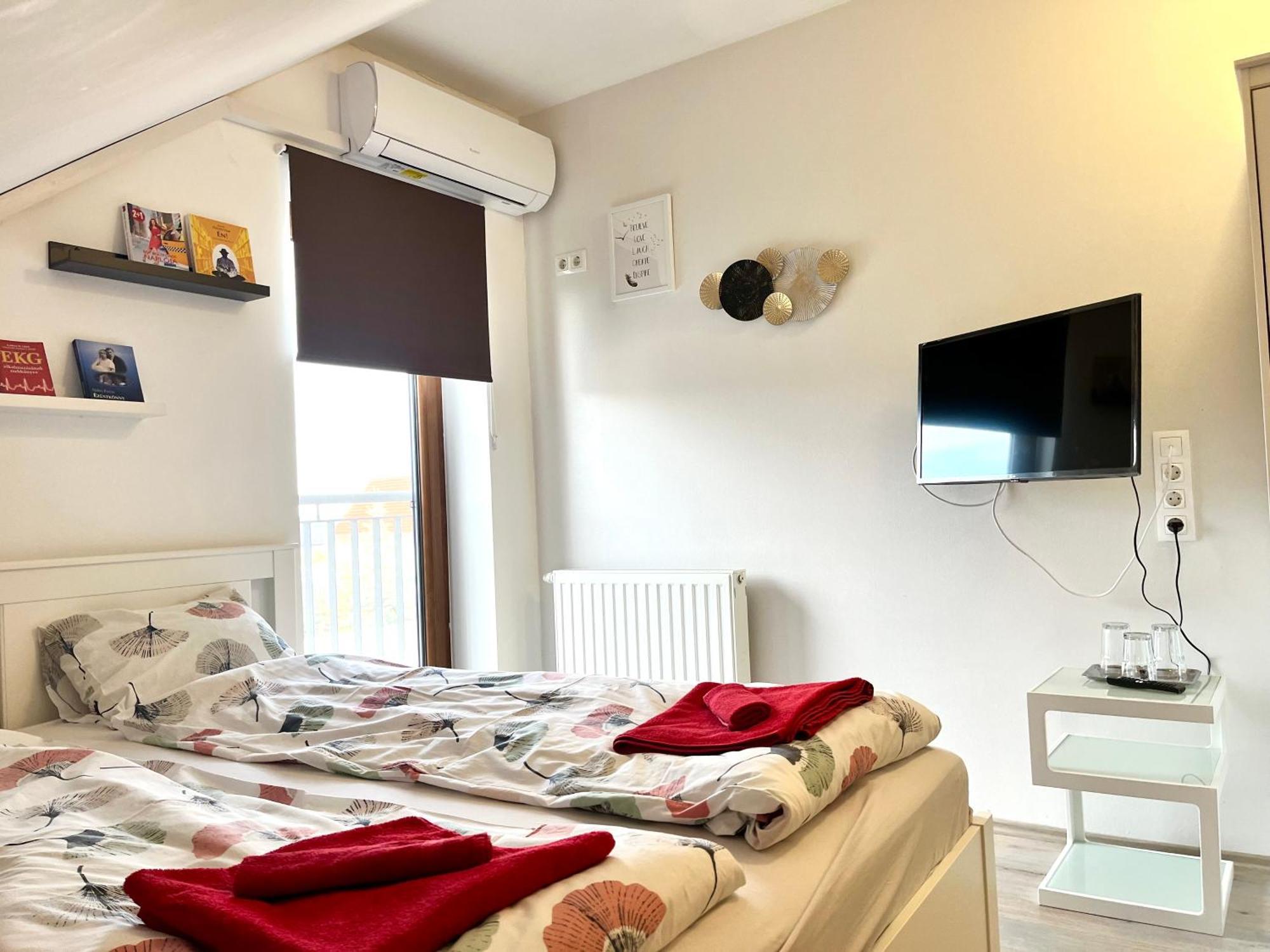 Pipacs Panir & Grill Garden Vendeghaz Otel Győrújbarát Dış mekan fotoğraf